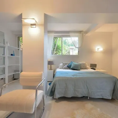 Lours Villa